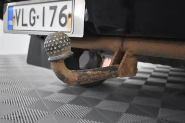 Musta Maastoauto, Toyota RAV4 – VLG-176