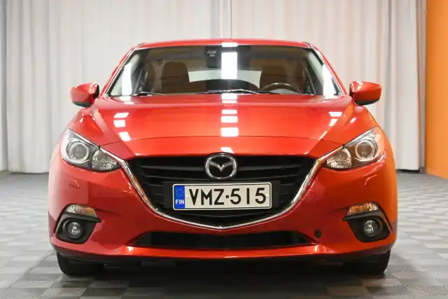 Punainen Viistoperä, Mazda 3 – VMZ-515