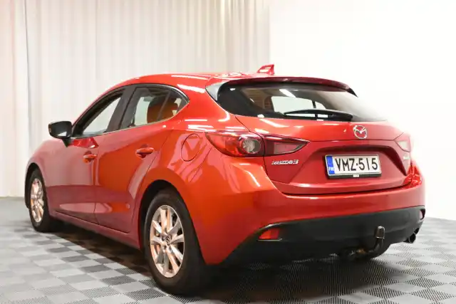 Punainen Viistoperä, Mazda 3 – VMZ-515