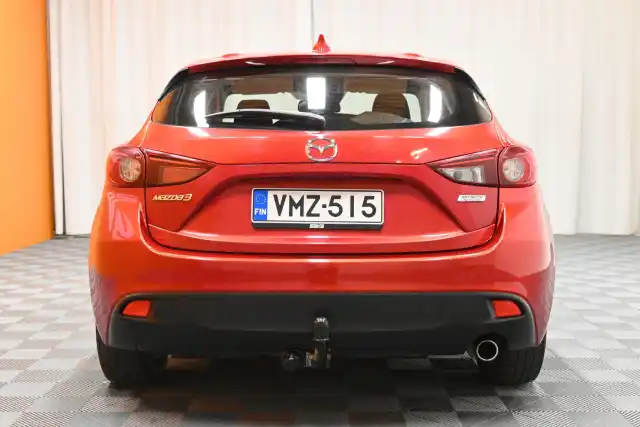 Punainen Viistoperä, Mazda 3 – VMZ-515