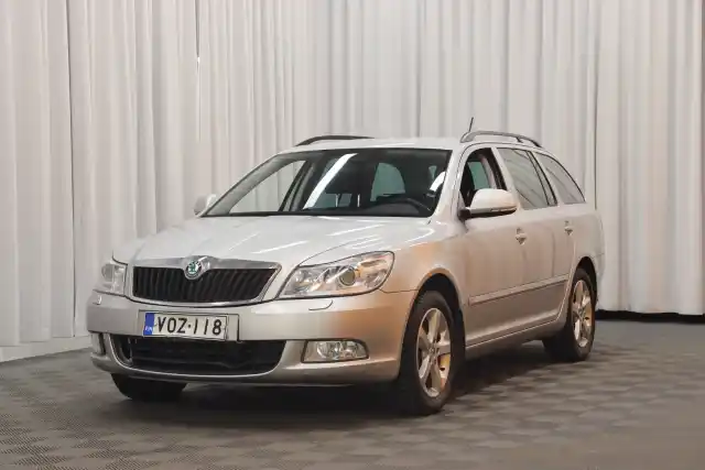 Hopea Farmari, Skoda Octavia – VOZ-118