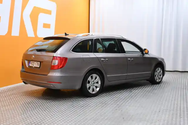 Beige Farmari, Skoda Superb – VOZ-176