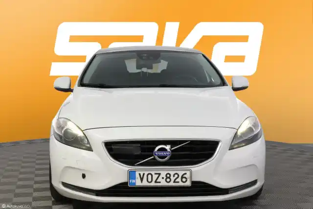 Valkoinen Viistoperä, Volvo V40 – VOZ-826