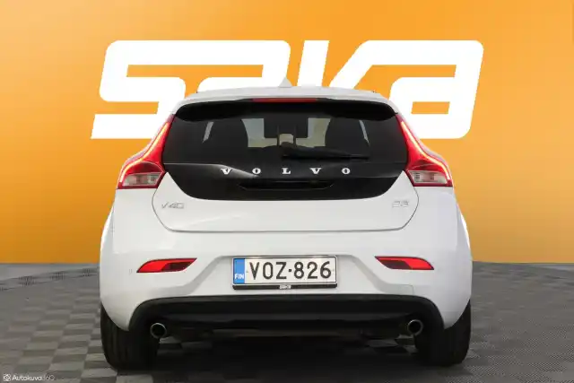Valkoinen Viistoperä, Volvo V40 – VOZ-826