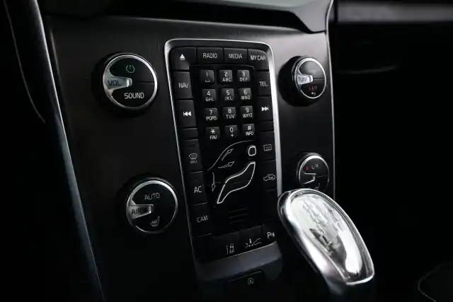 Valkoinen Viistoperä, Volvo V40 – VOZ-826