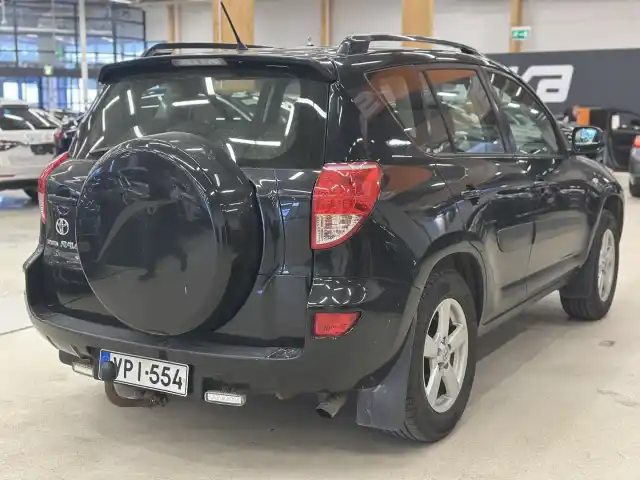 Musta Maastoauto, Toyota RAV4 – VPI-554