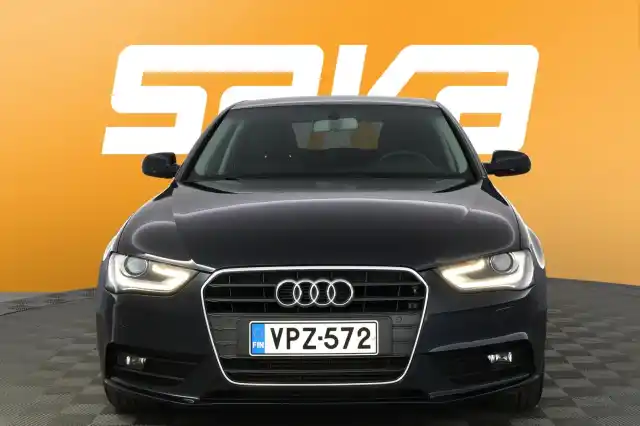 Sininen Sedan, Audi A4 – VPZ-572