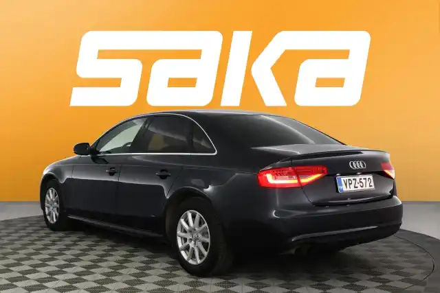Sininen Sedan, Audi A4 – VPZ-572