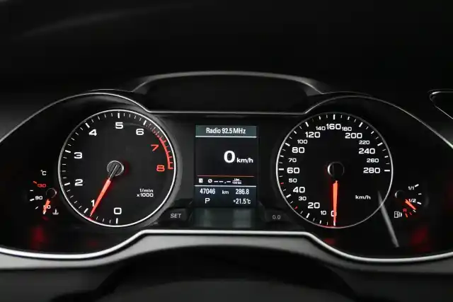Sininen Sedan, Audi A4 – VPZ-572