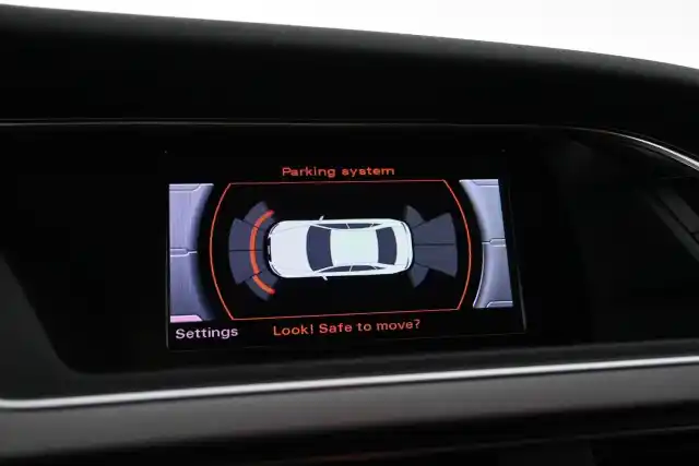 Sininen Sedan, Audi A4 – VPZ-572