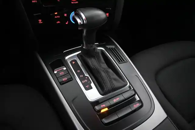Sininen Sedan, Audi A4 – VPZ-572