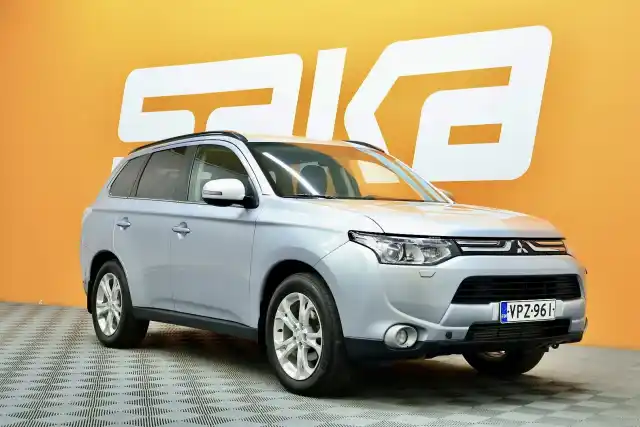 Harmaa Maastoauto, Mitsubishi Outlander – VPZ-961