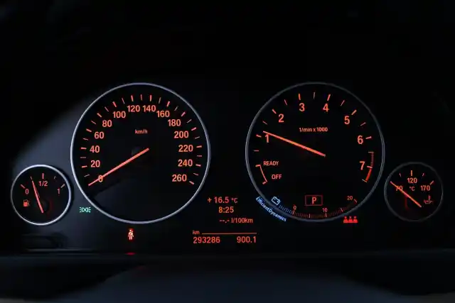 Musta Farmari, BMW 320 – VSZ-371