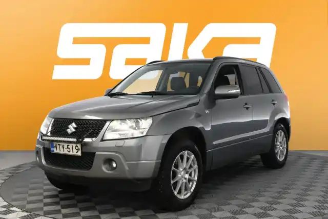 Harmaa Maastoauto, Suzuki Grand Vitara – VTY-519