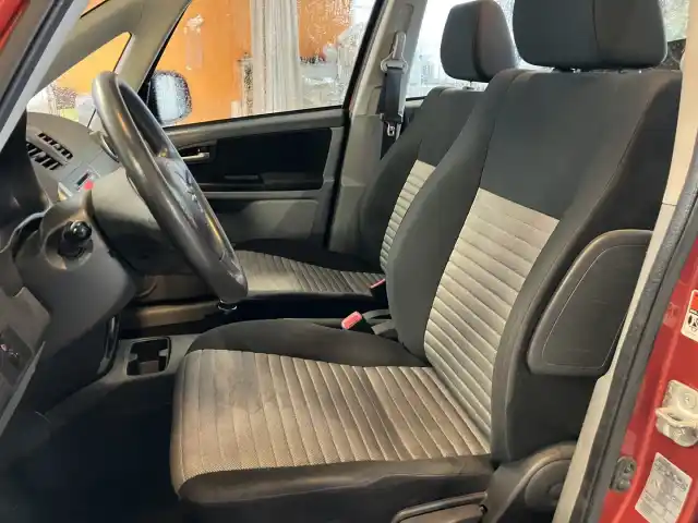 Oranssi Viistoperä, Suzuki SX4 – VTY-669