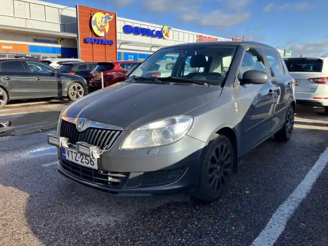 Harmaa Viistoperä, Skoda Fabia – VTZ-256