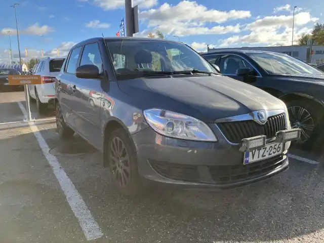 Harmaa Viistoperä, Skoda Fabia – VTZ-256