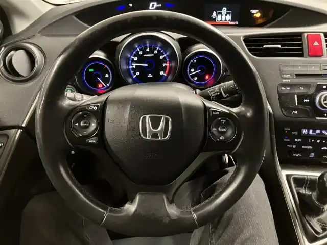 Ruskea Viistoperä, Honda Civic – VUV-920