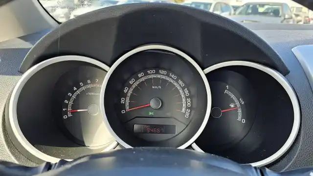 Hopea Viistoperä, Kia Venga – VUZ-180