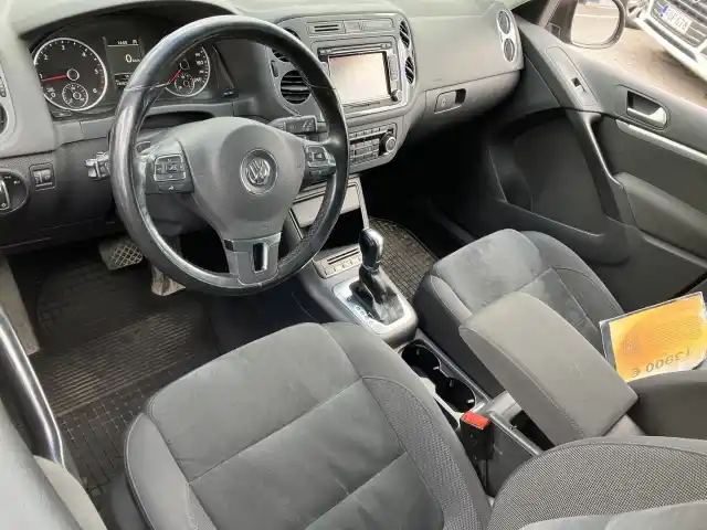 Ruskea Maastoauto, Volkswagen Tiguan – VUZ-586