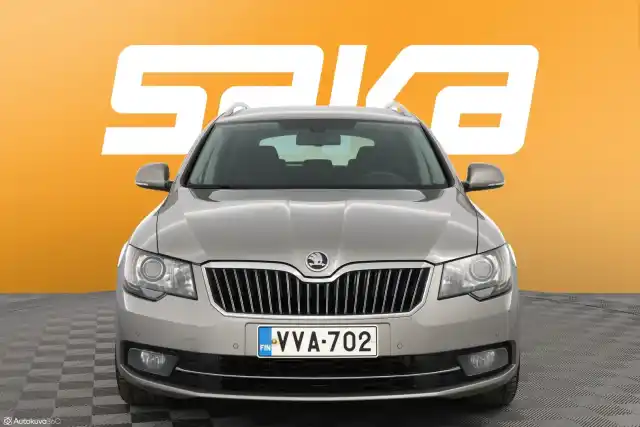 Beige Farmari, Skoda Superb – VVA-702