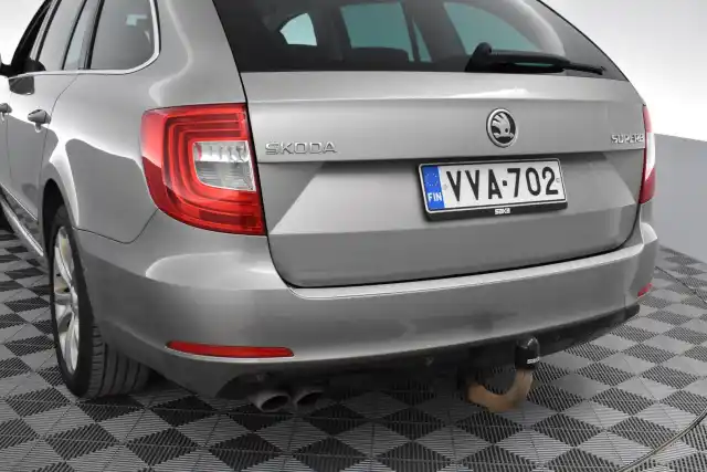 Beige Farmari, Skoda Superb – VVA-702