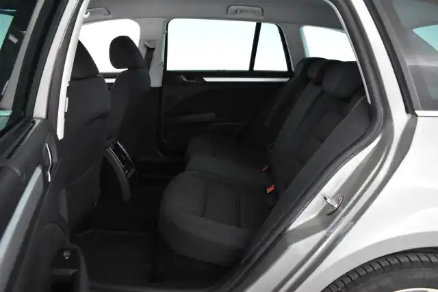 Beige Farmari, Skoda Superb – VVA-702