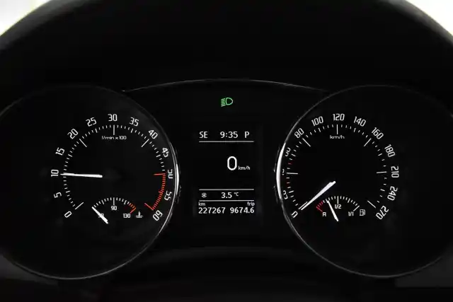 Beige Farmari, Skoda Superb – VVA-702