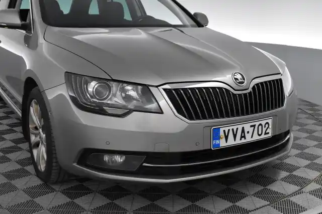 Beige Farmari, Skoda Superb – VVA-702