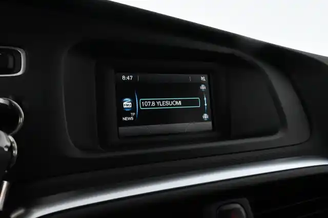 Punainen Viistoperä, Volvo V40 – VVB-498