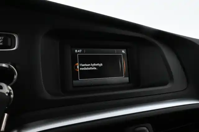 Punainen Viistoperä, Volvo V40 – VVB-498