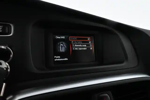 Punainen Viistoperä, Volvo V40 – VVB-498