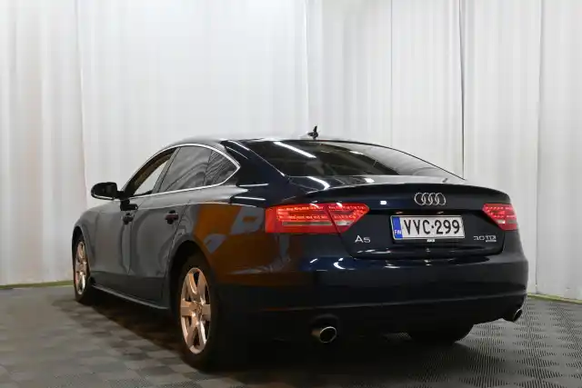 Sininen Viistoperä, Audi A5 – VVC-299