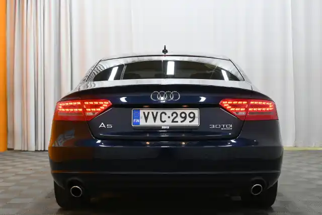 Sininen Viistoperä, Audi A5 – VVC-299