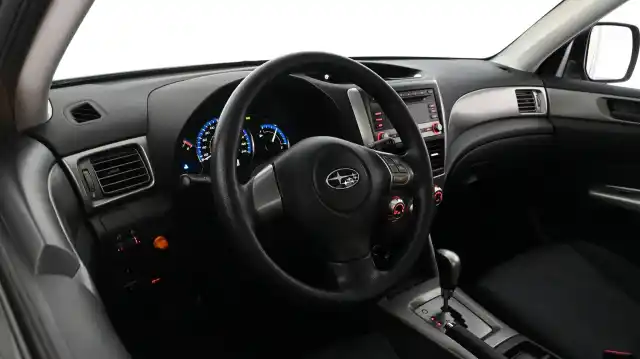 Vihreä Farmari, Subaru Forester – VVC-406