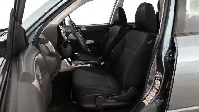 Vihreä Farmari, Subaru Forester – VVC-406