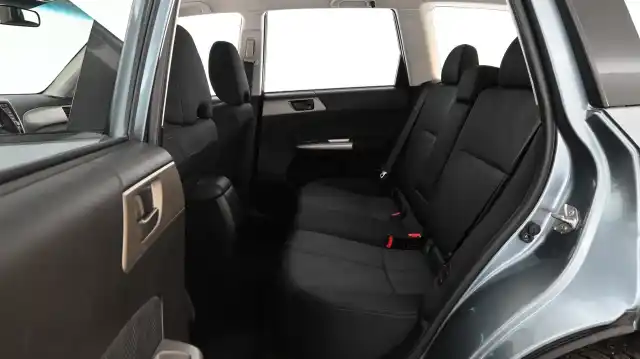Vihreä Farmari, Subaru Forester – VVC-406
