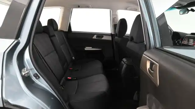 Vihreä Farmari, Subaru Forester – VVC-406