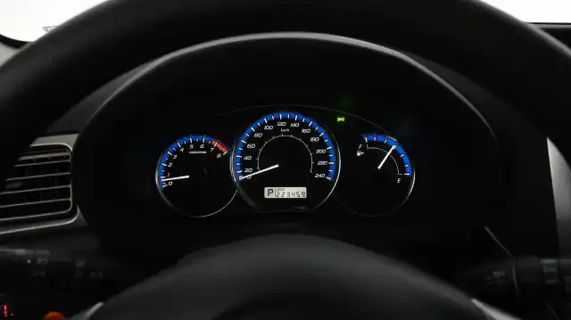 Vihreä Farmari, Subaru Forester – VVC-406
