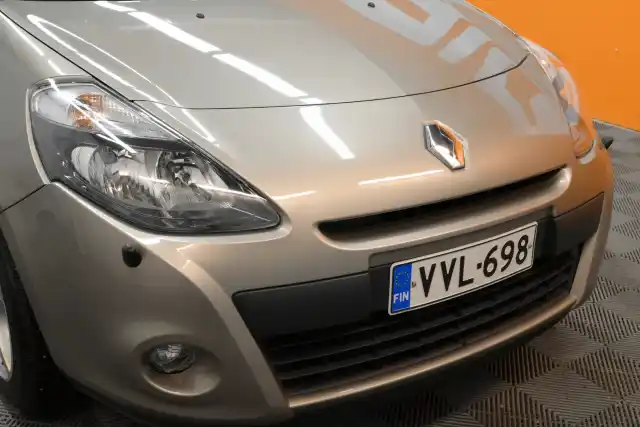 Ruskea (beige) Viistoperä, Renault Clio – VVL-698