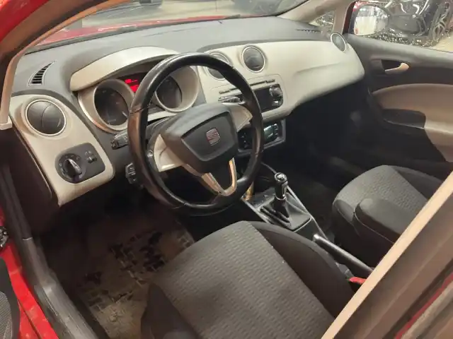 Punainen Farmari, Seat Ibiza ST – VVN-222