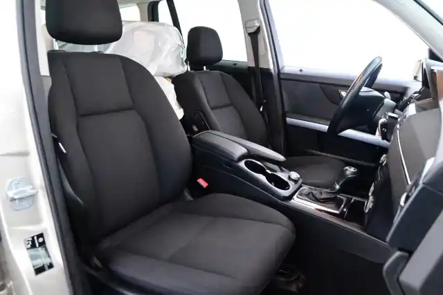 Ruskea (beige) Maastoauto, Mercedes-Benz GLK – VVN-424