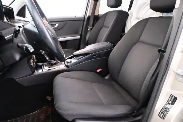 Ruskea (beige) Maastoauto, Mercedes-Benz GLK – VVN-424
