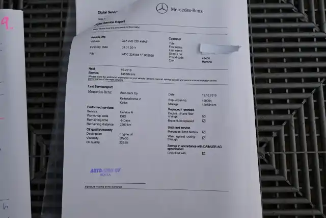 Ruskea (beige) Maastoauto, Mercedes-Benz GLK – VVN-424