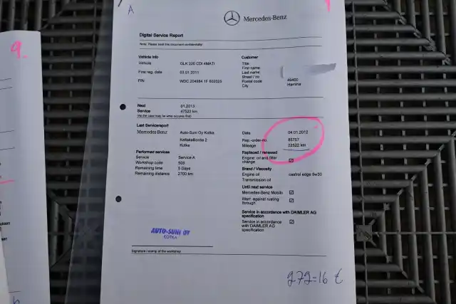 Ruskea (beige) Maastoauto, Mercedes-Benz GLK – VVN-424