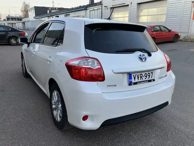 Valkoinen Viistoperä, Toyota Auris – VVR-997