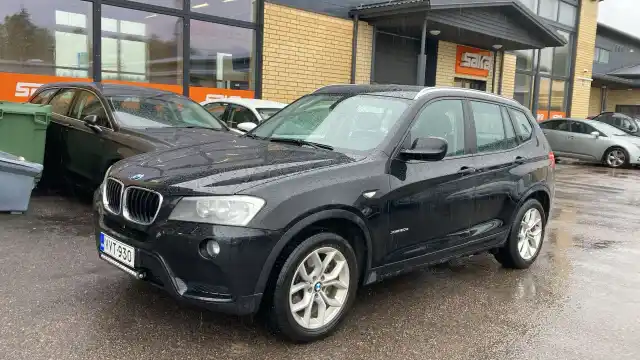 Musta Maastoauto, BMW X3 – VVT-930