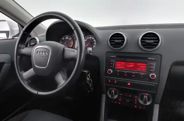 Valkoinen Viistoperä, Audi A3 – VVU-911