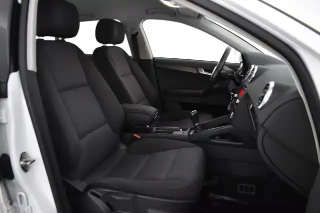Valkoinen Viistoperä, Audi A3 – VVU-911