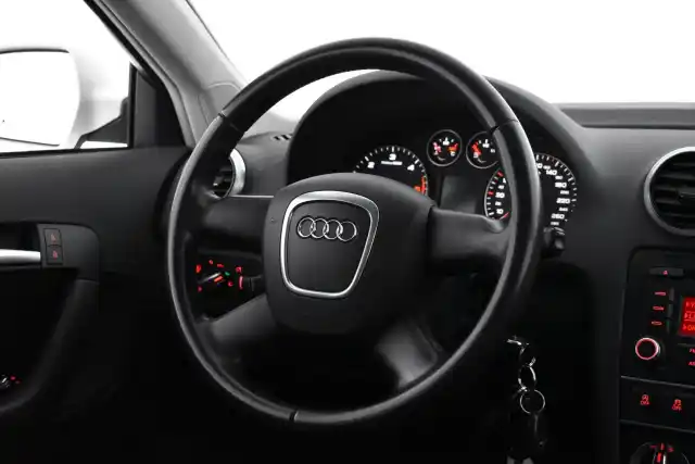 Valkoinen Viistoperä, Audi A3 – VVU-911